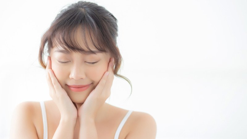 Áp dụng Megaduo lên da mụn để sản phẩm thẩm thấu tối ưu