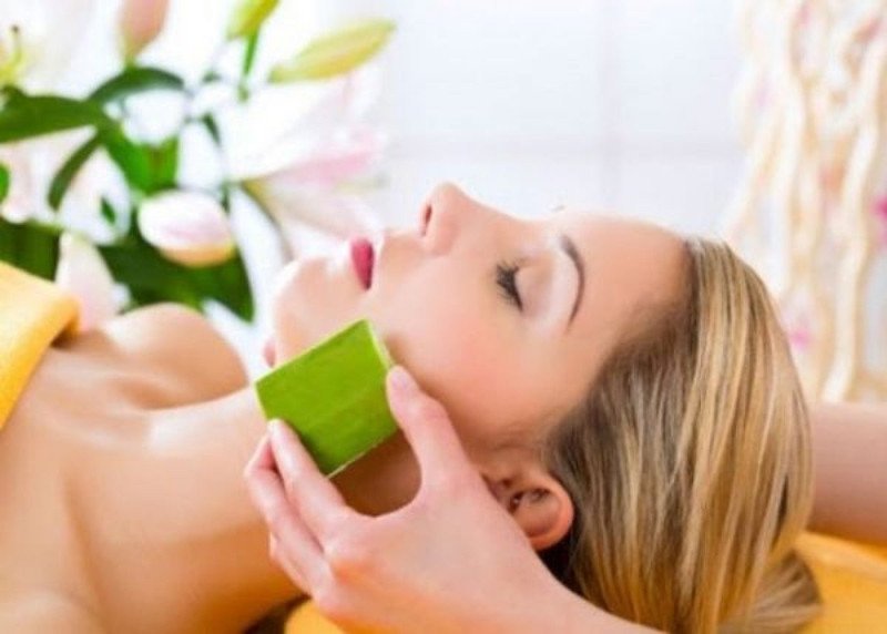 Băn khoăn đắp nha đam tươi mỗi ngày có tốt không và tần suất phù hợp
