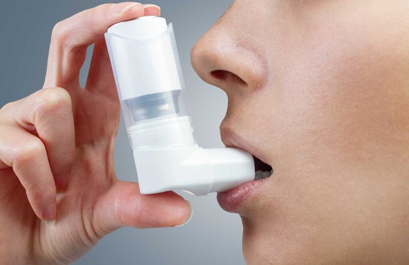 Bình xịt thuốc y tế và hướng dẫn cách mang lên máy bay an toàn