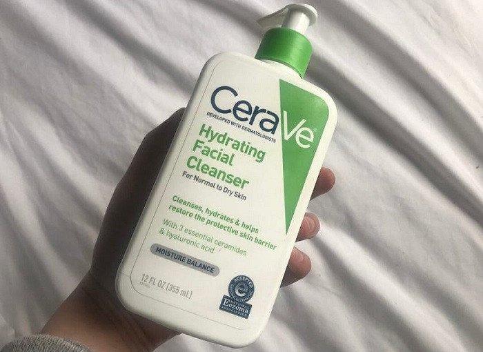 Bọt rửa mặt Cerave Foaming Cleanser kiềm dầu hiệu quả, phù hợp cho da dầu mụn