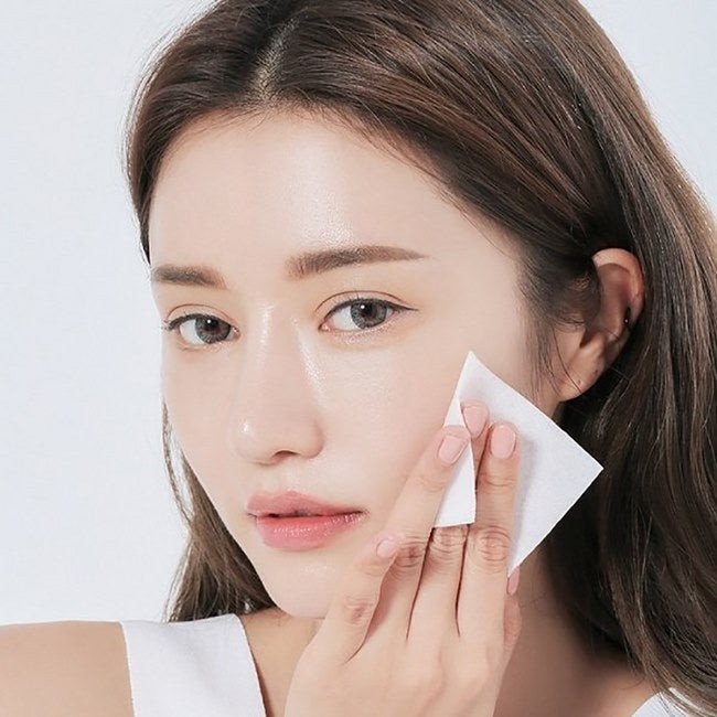 Các phương pháp thoa lại kem chống nắng phù hợp với từng tình huống