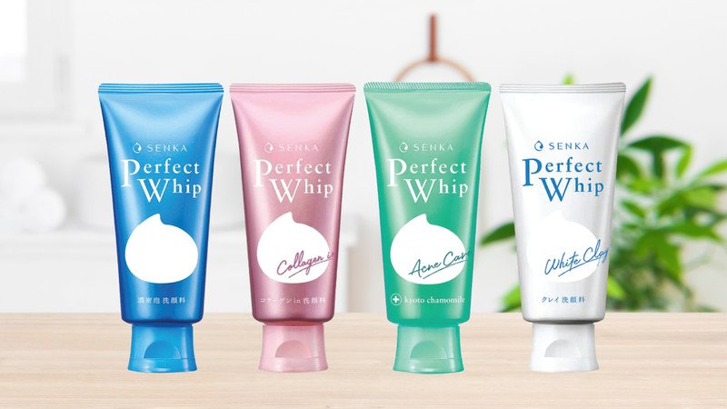chai sữa rửa mặt Senka màu xanh Perfect Whip làm sạch sâu da với công nghệ Aqua in Pool