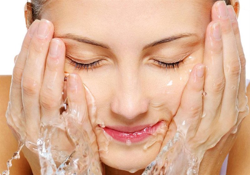Chăm sóc da mặt sạch sâu bằng sữa rửa mặt