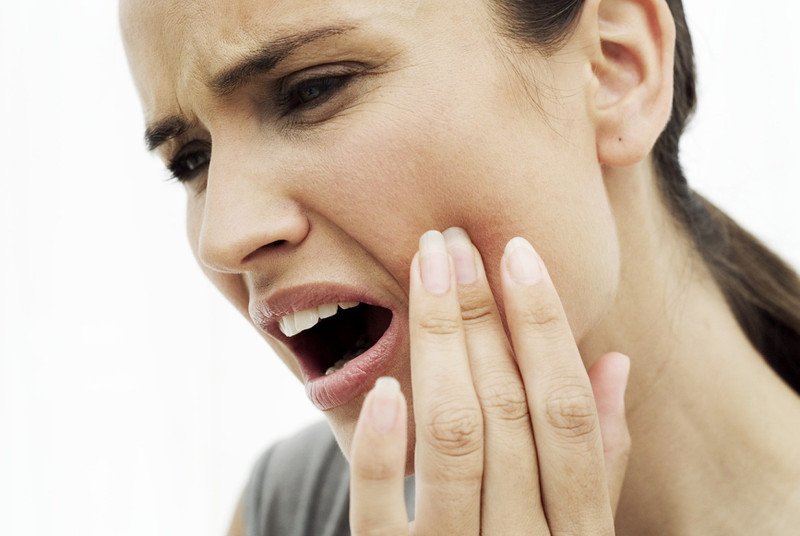 Chén nước sắc từ rau đắng đất, một phương pháp dân gian giúp giảm đau răng