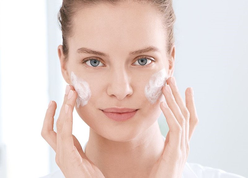 Đồng hồ hiển thị thời gian chăm sóc da buổi tối