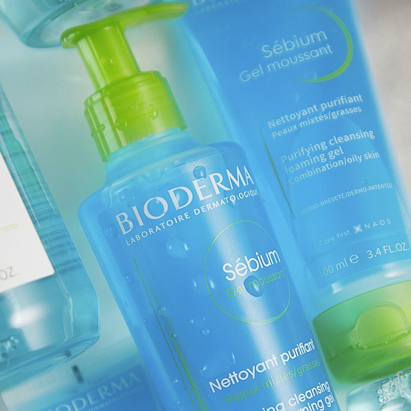 Gel rửa mặt Bioderma Sebium Gel Moussant có kết cấu lỏng nhẹ