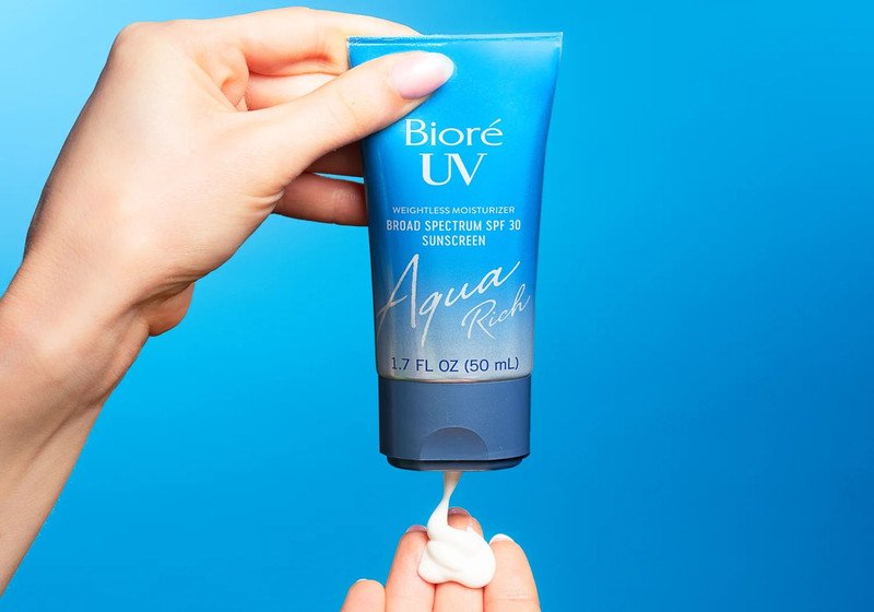 Kem chống nắng Biore Aqua Rich với công nghệ Micro Defense bảo vệ da hiệu quả khỏi tia UV.