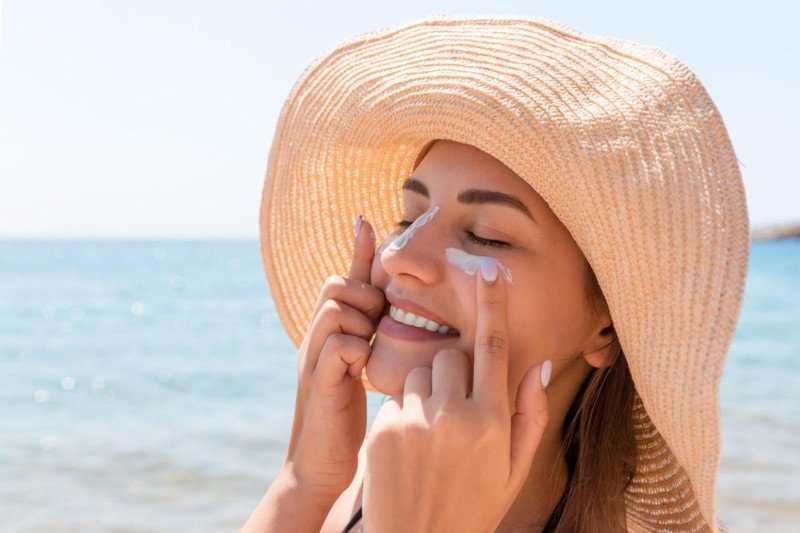 Kem chống nắng Biore với khả năng kháng nước và mồ hôi vượt trội, bảo vệ da bền bỉ.