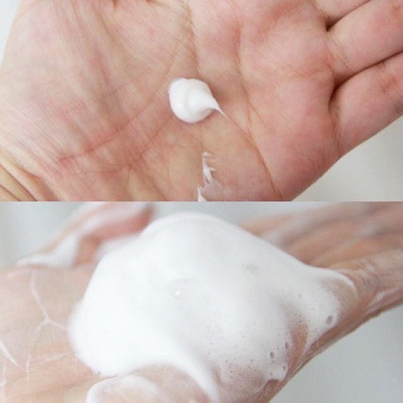 Kết cấu tạo bọt mịn của sữa rửa mặt chứa hạt Ý Dĩ