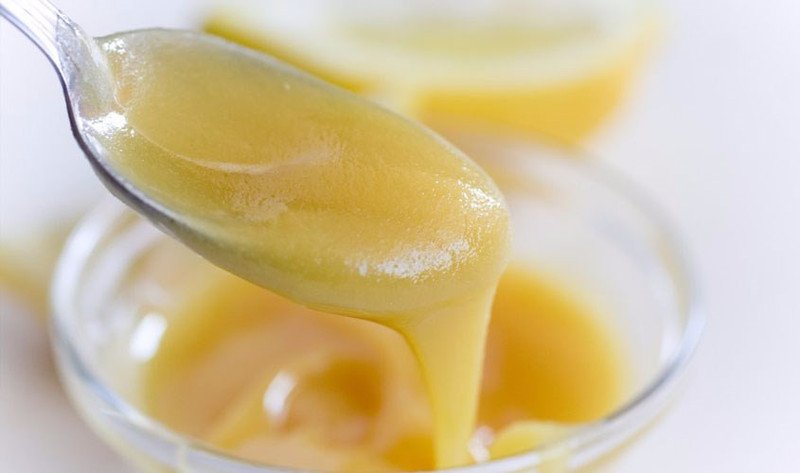 Kết hợp sữa ong chúa và vitamin E để làm mờ nám da
