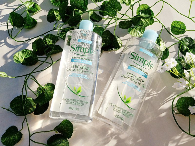 Kiểm tra bọt khí để nhận diện nước tẩy trang Simple giả mạo