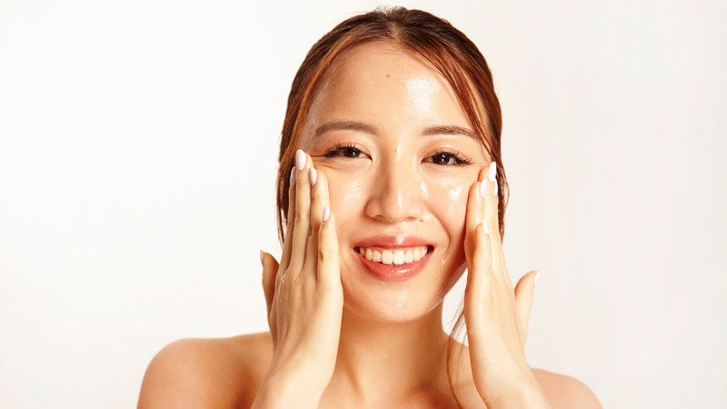 Lựa chọn sản phẩm sữa rửa mặt phù hợp với từng loại da