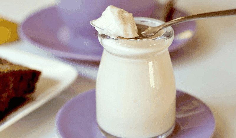 Mặt nạ sữa chua không đường giúp se khít lỗ chân lông hiệu quả