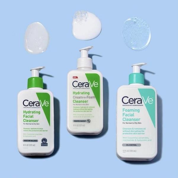 Minh họa kết cấu và độ tạo bọt của sữa rửa mặt Cerave thật so với sản phẩm giả