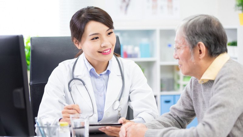 Người bệnh tiểu đường tuân thủ dùng thuốc đúng chỉ định để hạn chế biến chứng