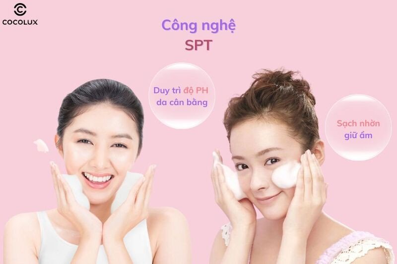 Người dùng trải nghiệm cảm giác sạch và mịn sau khi dùng sữa rửa mặt Bioré Marshmallow