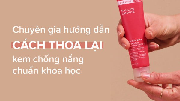 Người phụ nữ đang thoa lại kem chống nắng trên da mặt, minh họa việc bảo vệ da liên tục