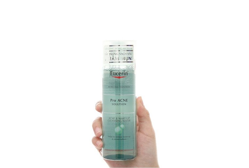 Nước tẩy trang Eucerin Pro Acne giúp làm sạch sâu da mụn