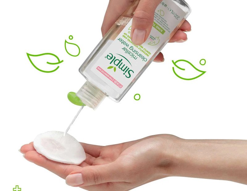 Nước tẩy trang Simple Micellar Cleansing Water làm sạch dịu nhẹ