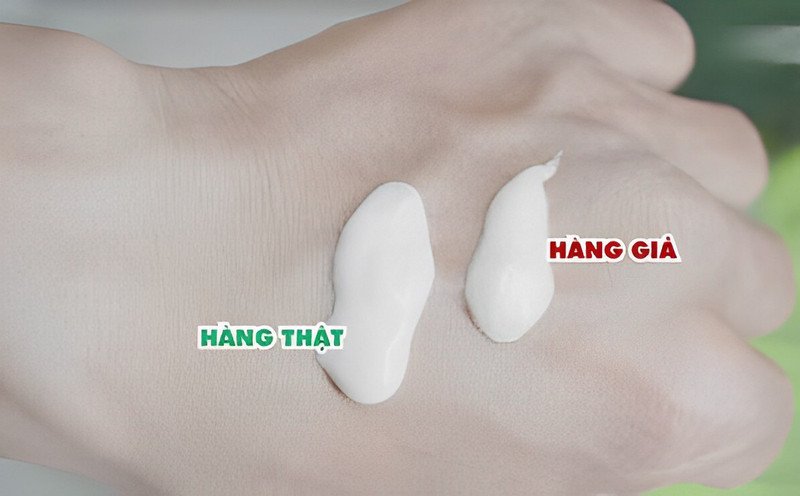 Phân biệt sữa tắm Hatomugi thật giả qua màu sắc và kết cấu chất lỏng