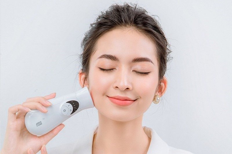 Phân tích ưu nhược điểm của máy massage mặt nâng cơ hiện đại