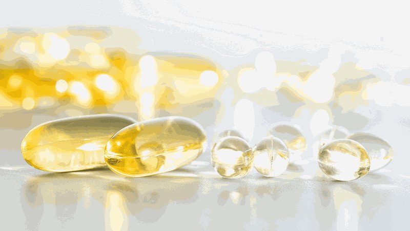 Phụ nữ đang sử dụng mặt nạ B5 dưỡng ẩm phục hồi da