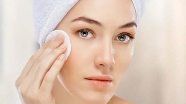 Phụ nữ mang thai hoàn toàn có thể sử dụng nước tẩy trang an toàn, với điều kiện lựa chọn sản phẩm phù hợp
