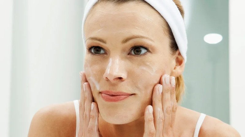 Quy trình chăm sóc da mặt bằng Vaseline đúng cách
