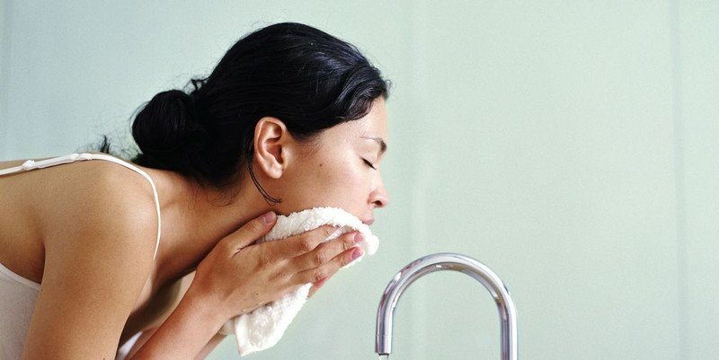 Quy trình chăm sóc da mặt đúng cách để tránh sẹo thủy đậu