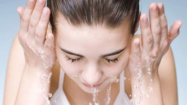 Quy trình chăm sóc da mặt đúng cách với tẩy trang và sữa rửa mặt