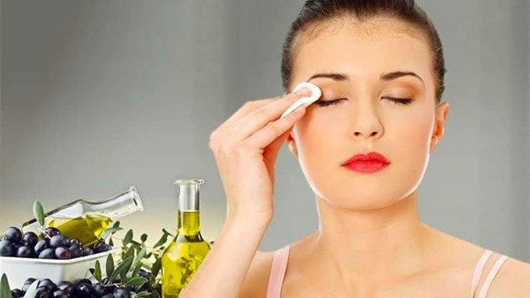 Quy trình làm sạch da mặt với dầu tẩy trang chuyên sâu