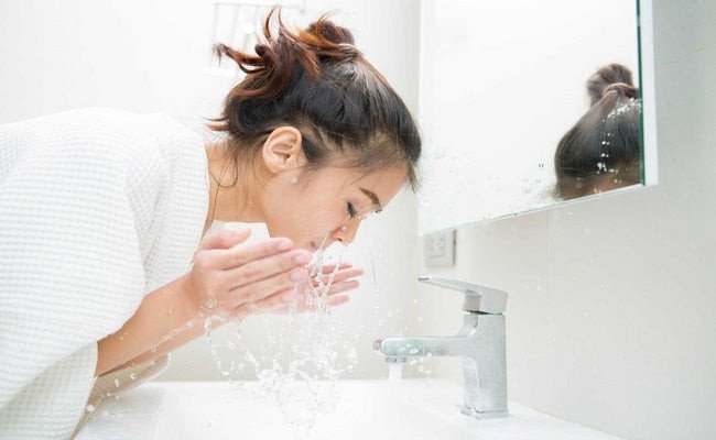Quy trình rửa mặt đúng cách với sữa rửa mặt giúp làm sạch da hiệu quả