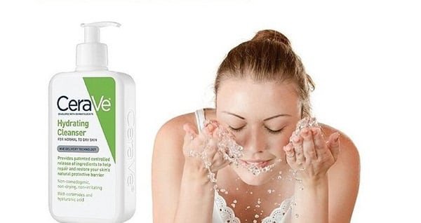 Quy trình rửa mặt sạch sẽ với sữa rửa mặt Cerave giúp loại bỏ bụi bẩn và dầu thừa