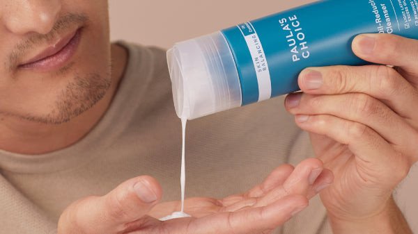 Rửa mặt đúng cách với sữa rửa mặt chuyên biệt cho nam giới
