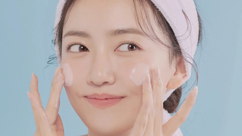 Rửa mặt là bước quan trọng trong chăm sóc da