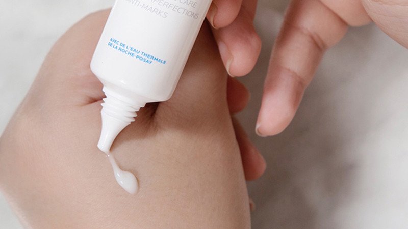 Sử dụng La Roche Posay Duo+ với lượng nhỏ để da thích nghi