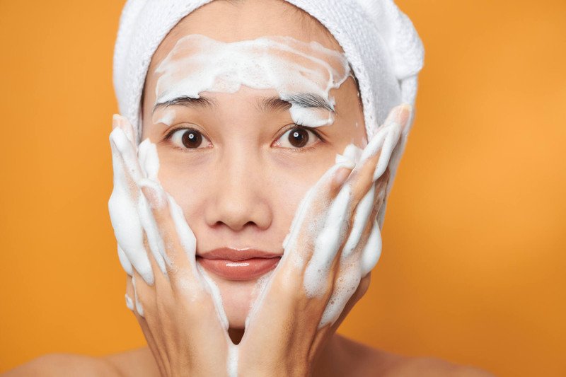 Sữa rửa mặt Decumar có đặc tính lành tính, phù hợp cho mọi loại da