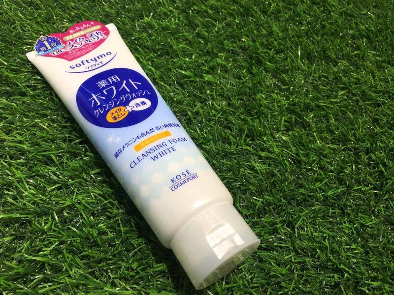 Sữa rửa mặt Kose Softymo White làm sáng da