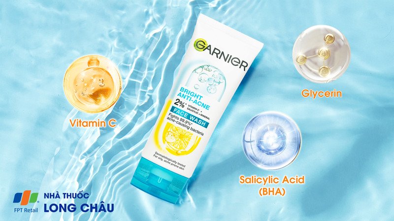 Sữa rửa mặt ngăn ngừa mụn hiệu quả với thiết kế đơn giản, chai màu trắng xanh.