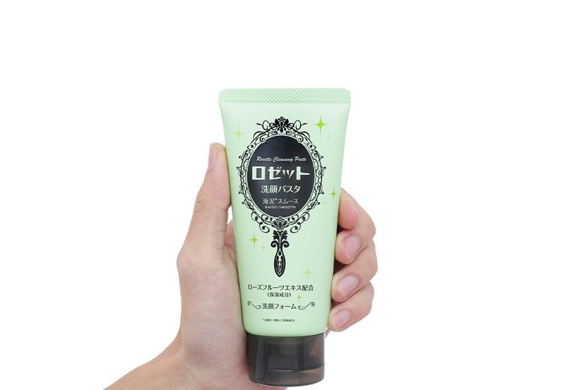 sữa rửa mặt Nhật Rosette giúp làm sạch sâu và se khít lỗ chân lông