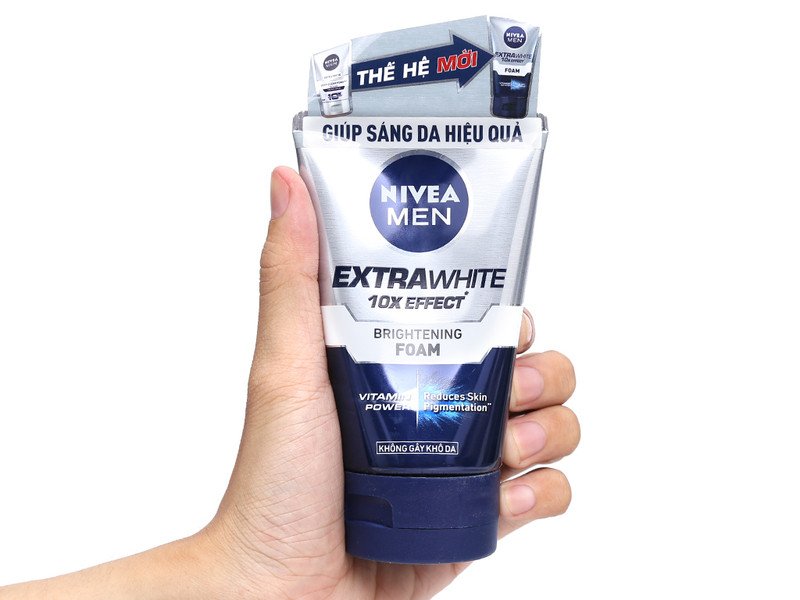 Sữa rửa mặt Nivea Men 100g giúp sáng da và làm sạch sâu từ chiết xuất thiên nhiên