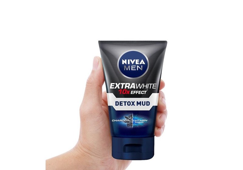 Sữa rửa mặt Nivea Men Detox Mud hỗ trợ giảm mụn