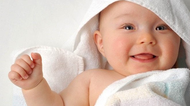 Sữa tắm Lactacyd giúp duy trì độ ẩm tự nhiên, không gây khô căng cho da bé