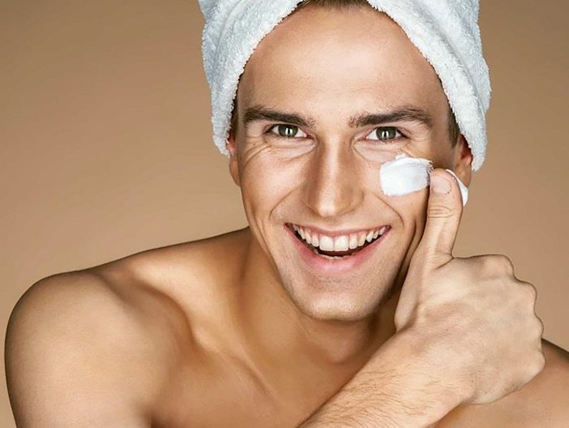Tầm quan trọng của kem chống nắng trong chu trình skincare cho nam để bảo vệ da khỏi tia UV