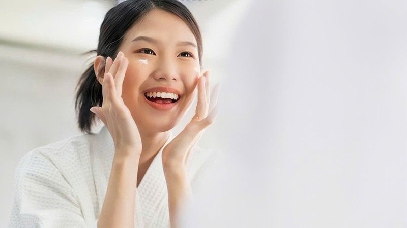 Tầm quan trọng của việc dưỡng ẩm để cân bằng làn da mụn