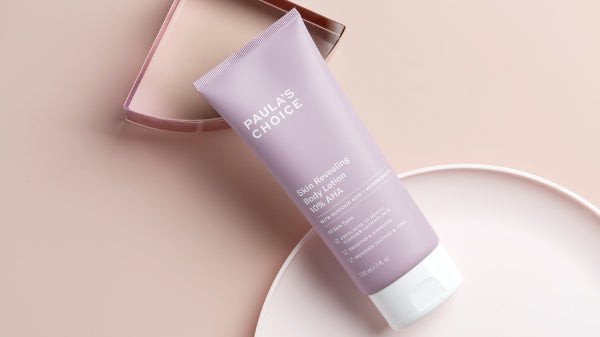 Tẩy tế bào chết an toàn trước khi dùng kem dưỡng thể cho bà bầu, giúp da hấp thụ dưỡng chất tốt hơn