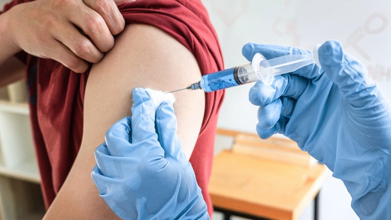 Tiêm vắc xin phòng ngừa virus Varicella-Zoster giúp bảo vệ khỏi bệnh giời leo hiệu quả