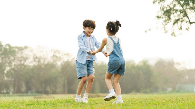 Trẻ 10 tuổi tăng cường vận động thể chất để hỗ trợ tăng trưởng chiều cao