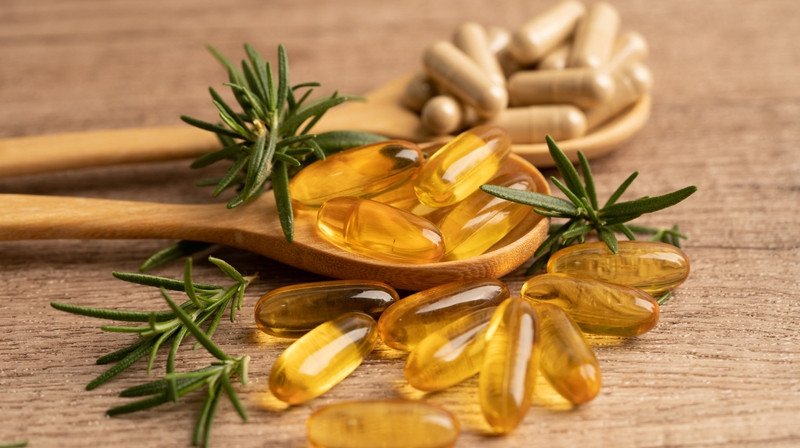 Viên nang vitamin E bôi mặt dưỡng ẩm và phục hồi da khô