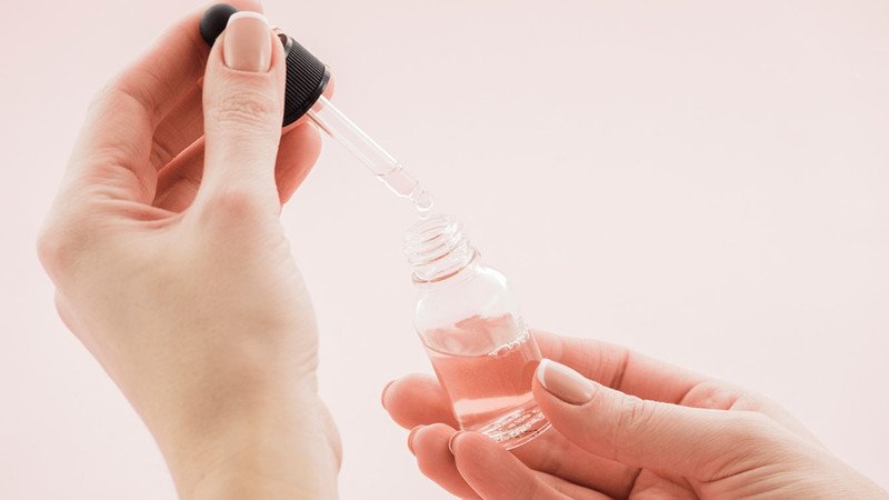 Xác định huyết thanh trị mụn không phải kem trộn